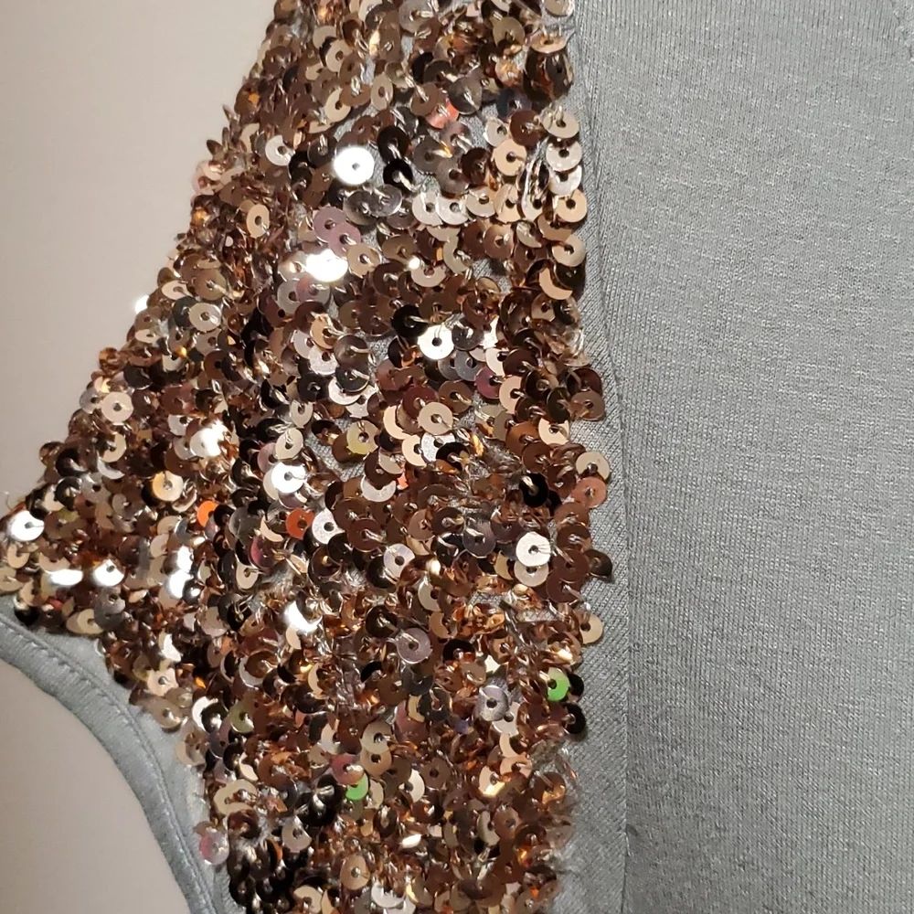 VENUS Sequin Sleeved Top NWT - Picture 5 of 9